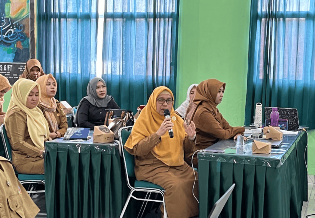 Program Studi Magister Pendidikan Fisika FKIP Unila Gelar Kegiatan Analisis Kebutuhan Pengembangan Kurikulum Bersama MGMP Fisika Kota Bandar Lampung analisis kebutuhan 1
